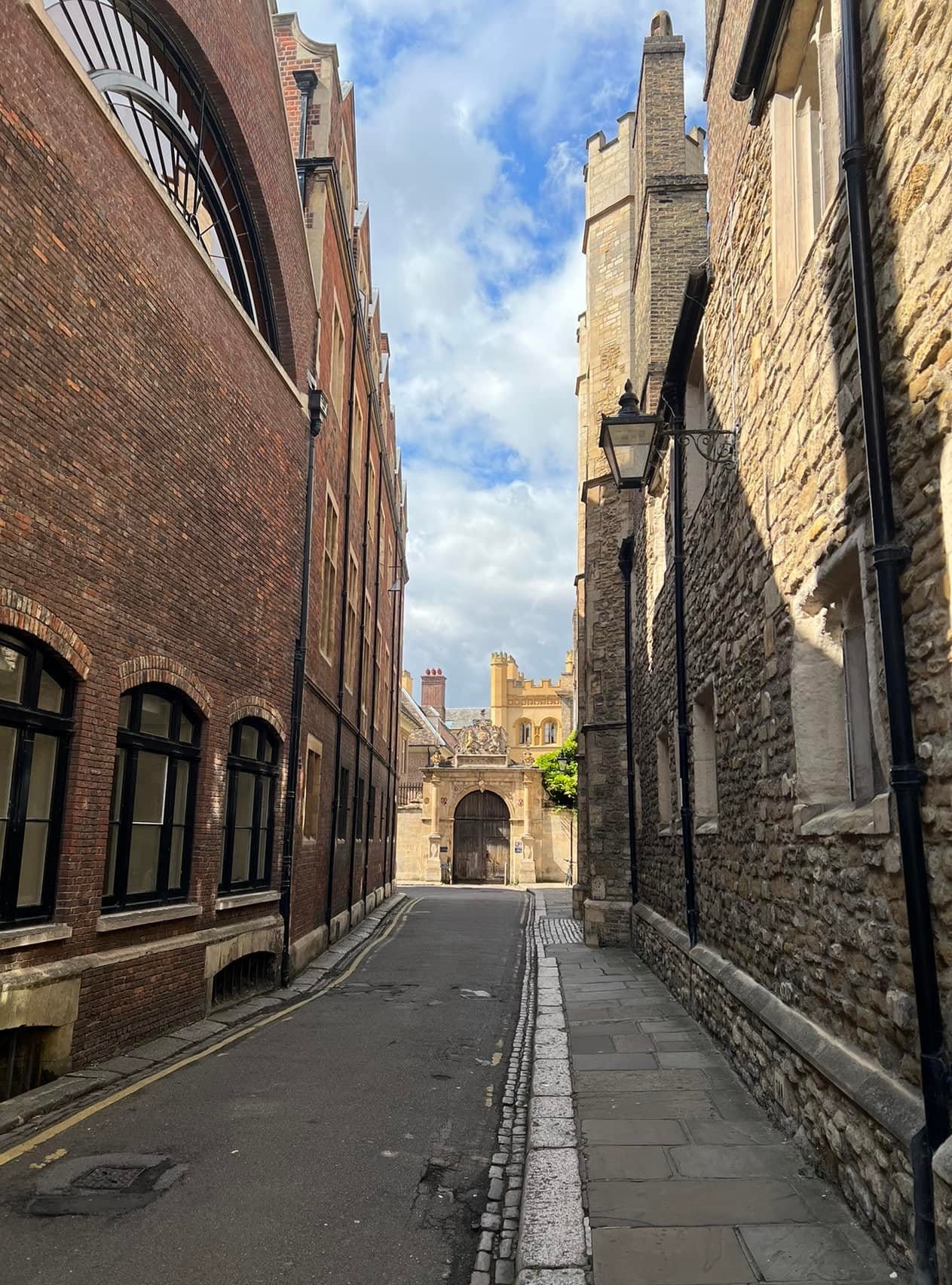 Đại học Cambridge  05:05am of 31 Aug 23